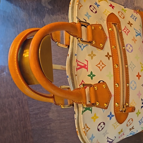 LOUIS VUITTON - Picture 5 of 6